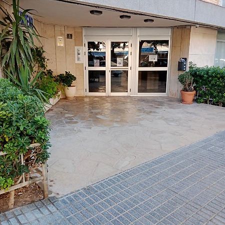 La Casa Blanca Apartment La Pineda Exterior photo